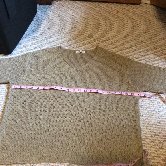 EUC Mod Ref Cafe All Day Sweater * Medium * - Picture 6 of 10